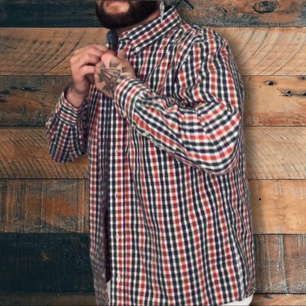 Long Sleeve Button Down Shirt • Men's • Large - Picture 2 of 5